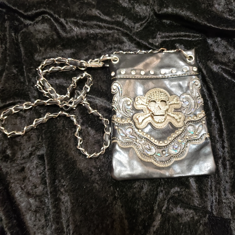 HI WAY- LEATHER CROSSBODY BAG W 3-D SKULL/RHINSTONES/ NWOT